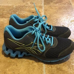 Like new women’s size 8 reeboks